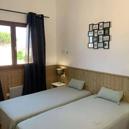 Maison Avec Terrasse, Bbq, Cour, 700m Plage, 3 Pieces, 6 Personnes - Fr-1-701-11 * Vendres