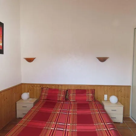 Σπίτι διακοπών Maison Avec Terrasse, Bbq, Cour, 700m Plage, 3 Pieces, 6 Personnes - Fr-1-701-11 *
